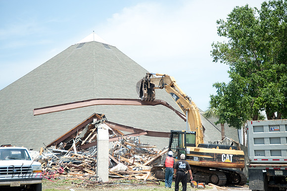1105_St. Jerome Church demolition_031